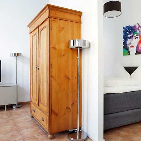 Swine By Rockchair Apartments L Superhost Status L Cozy Family & Business Flair In City Center "Mitte" Modern Studio Boxspringbed Welcomes You! เบอร์ลิน ภายนอก รูปภาพ